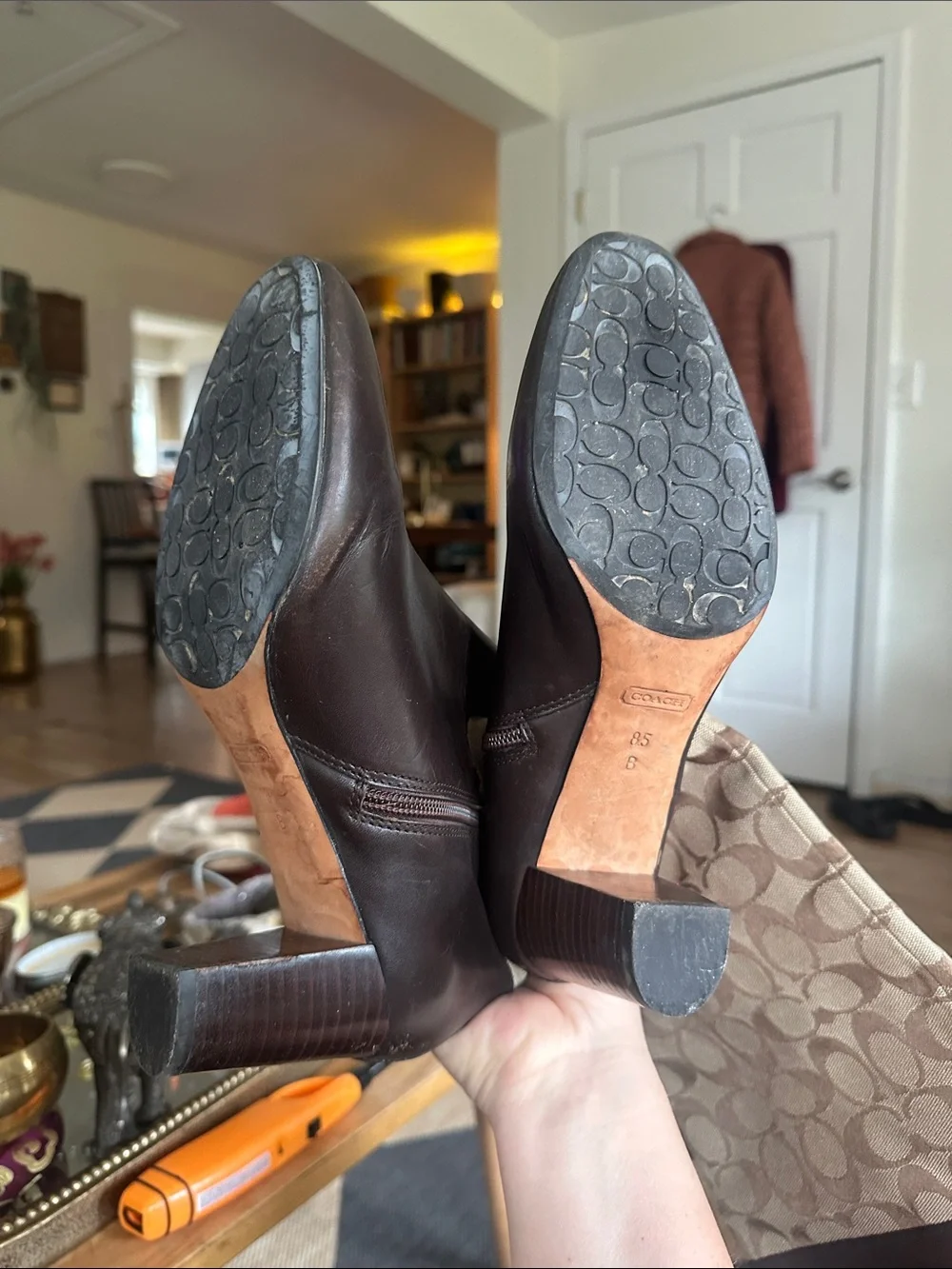 Coach Signature Canvas Leather Boots Brown knick to wood heel  marks Size 8.5